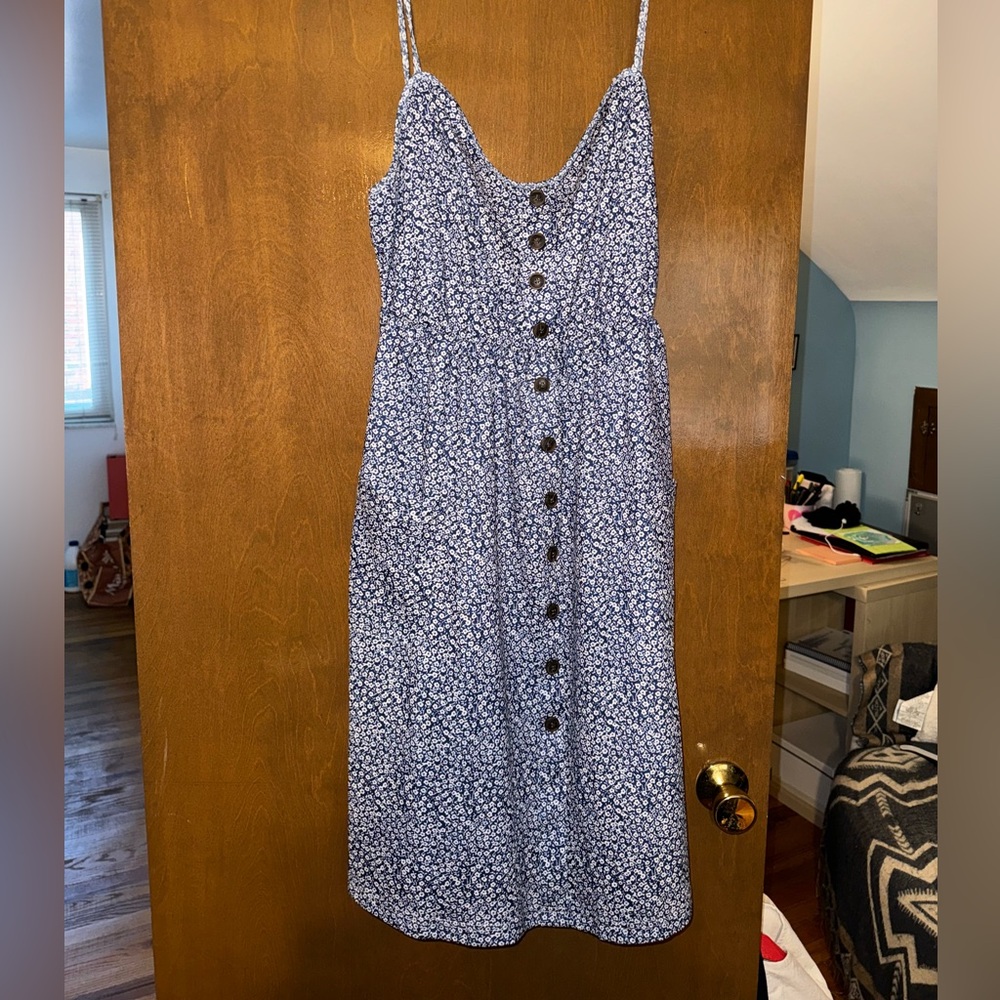 Floral blue and white midi dress with buttons